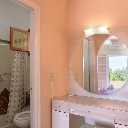 Dora Pagoi 1 * Агиос-Георгиос-Пагон