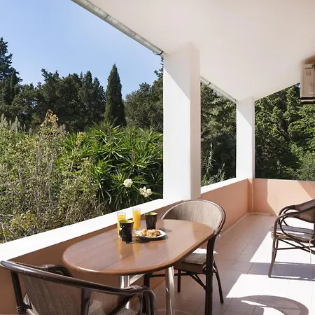 Dora Pagoi 1 * Agios Georgios Pagon