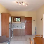 Dora Pagoi 1 *